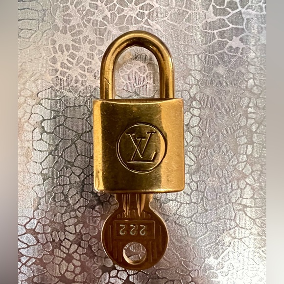 RARE Angel #222 LV Lock & Key - Picture 3 of 13